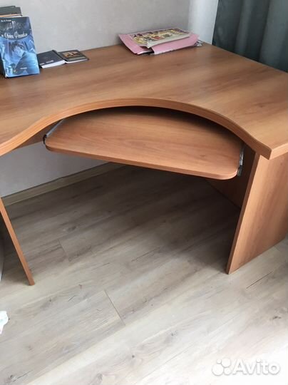 Письменный / компьютерный стол