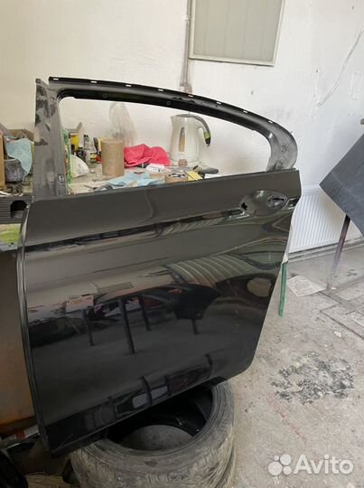 Задняя левая дверь на BMW F10