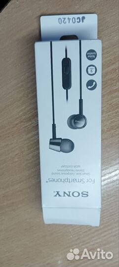 Проводные наушники Sony с микрофоном