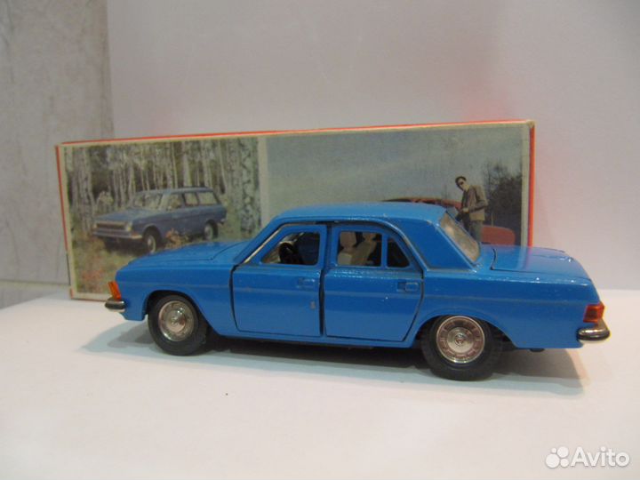 Модель Волга газ 3102. Синий цвет