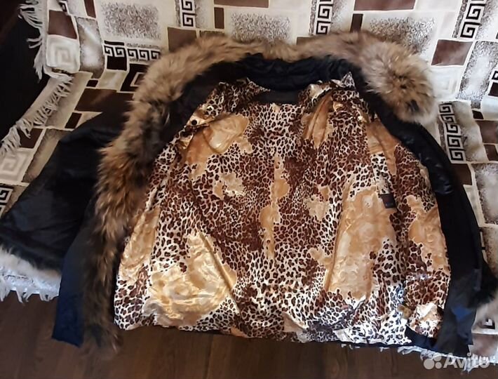 Куртка женская р.48 новая