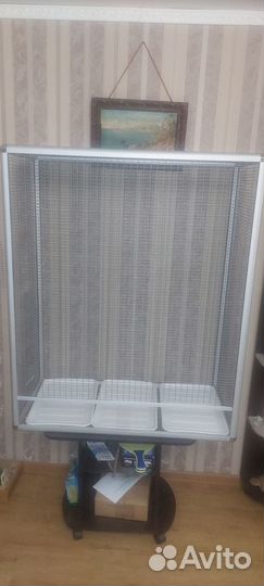 Клетка, вольер для попугая