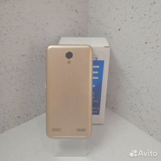 ZTE Blade A520, 2/16 ГБ