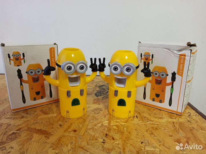 Держатели для зубных щеток 