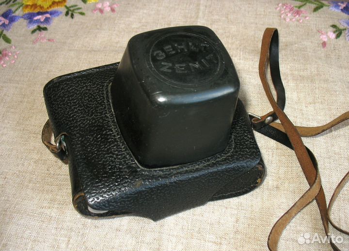 Фотоаппарат Зенит Е с объективом Гелиос 44