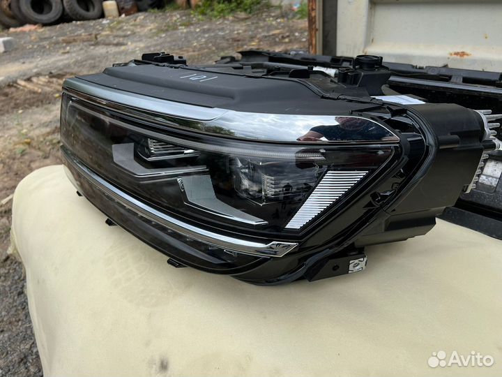 VW Tiguan 2 фара левая 5NN941113c