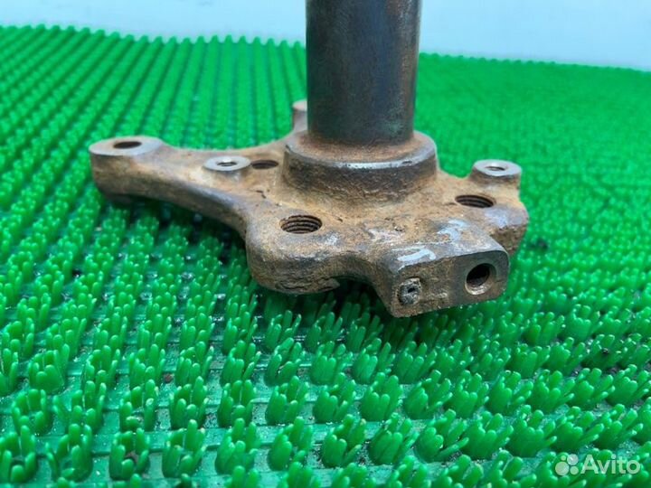 Кулак поворотный задний правый Mazda 6 GG L813