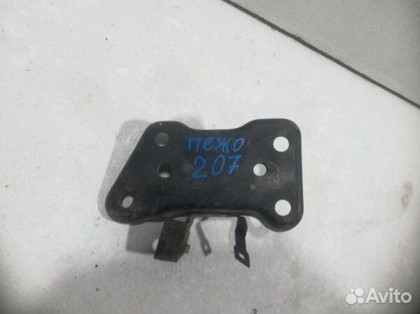 Кронштейн задней балки Peugeot 207 2006-2013