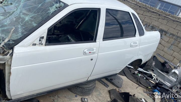 Двери на приору