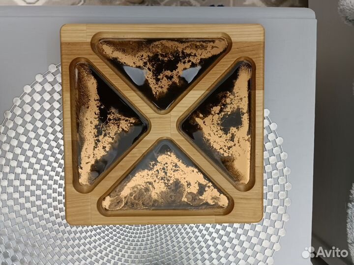 Менажница с эпоксидной смолой