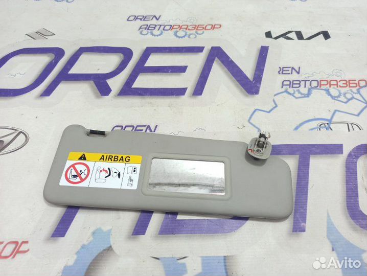 Козырек солнцезащитный правый Nissan Terrano D10