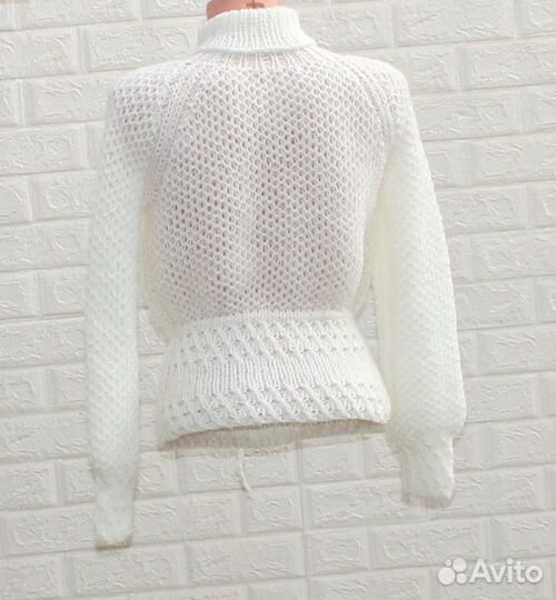 Новый свитер вязаный с козьим пухом