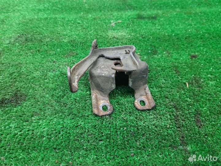 Замок капота Suzuki Baleno 1