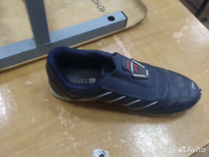 Кроссовки adidas