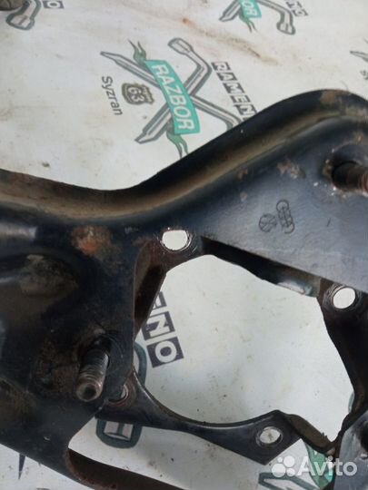 Главный цилиндр сцепления Volkswagen Passat B3