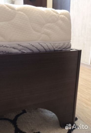 Кровать с матрасом бу