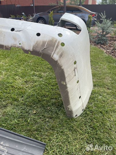 Задний бампер на toyota land cruiser 200