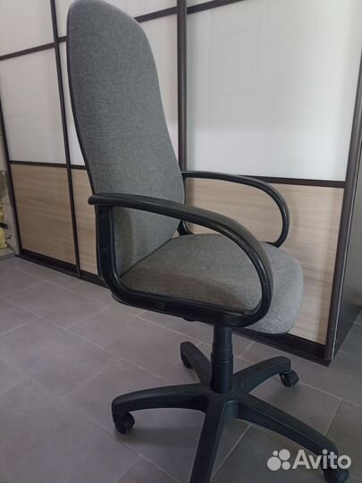 Компьютерное кресло, стул офисный