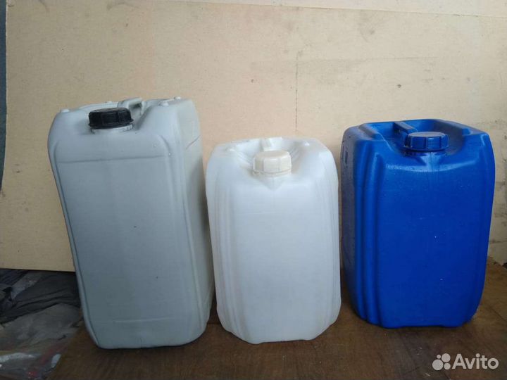 Канистры пластиковые бу 20,25,30 л