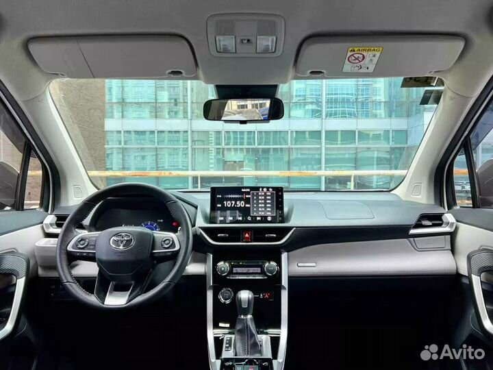 Toyota Veloz 1.5 CVT, 2022, 12 000 км