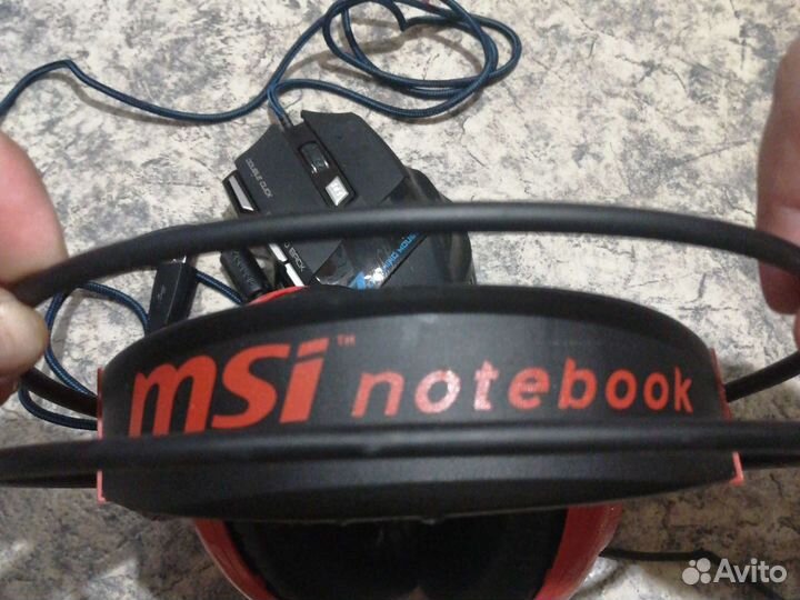 Игровая мышь и наушники