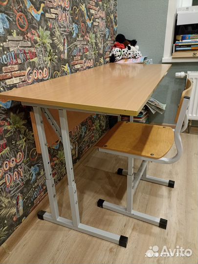 Растущая парта и стул