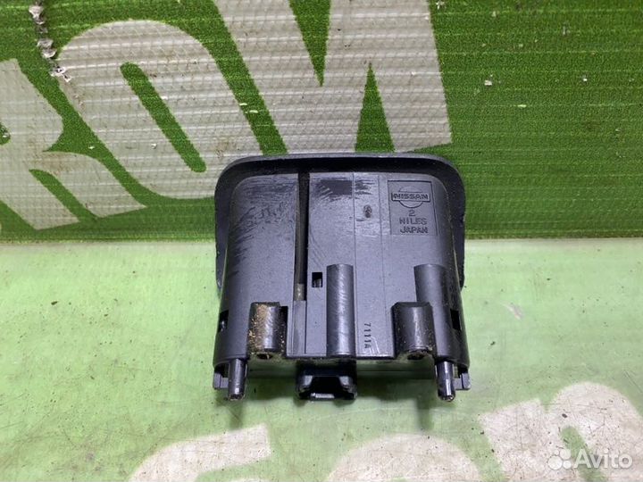 Кнопка открывания багажника Nissan Teana J31