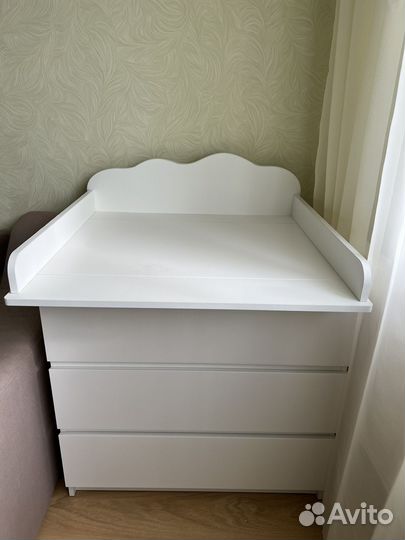 Съемный пеленальный столик на комод