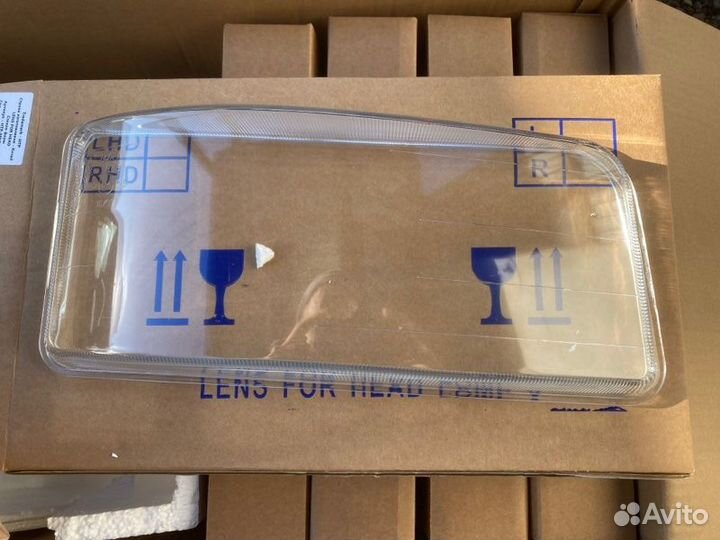 Стекло фары переднее правое Tgl Tgm Tga