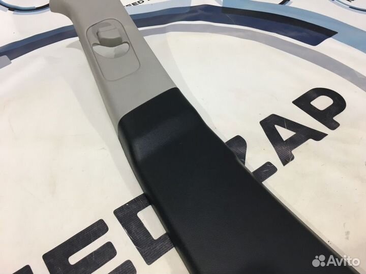 Обшивка средней стойки правая Kia Sportage SL G4FD