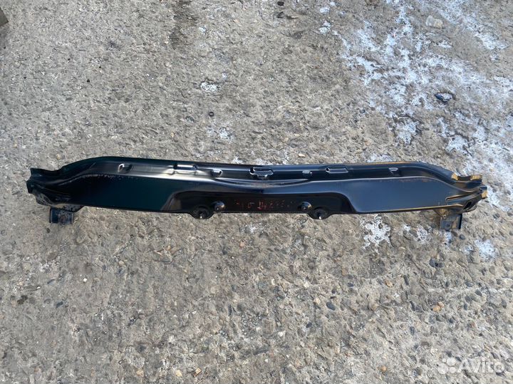 Mitsubishi l200 усилитель переднего бампера