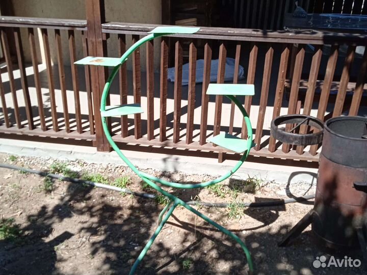 Подставка для цветов напольная металлическая