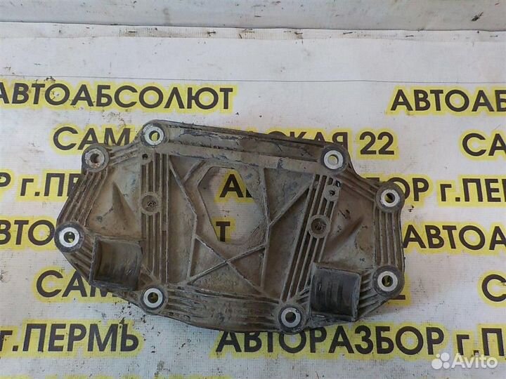 Кронштейн редуктора Volvo XC70 Cross Country II 2