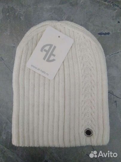 Женская шапка