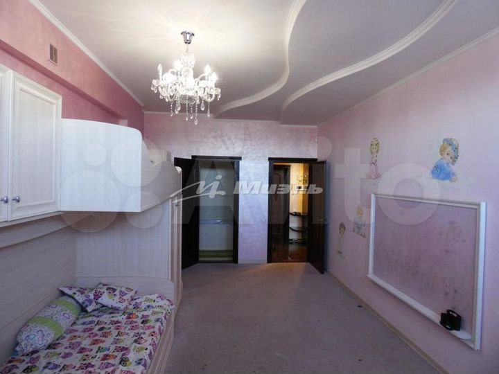 2-к. квартира, 100 м², 2/10 эт.