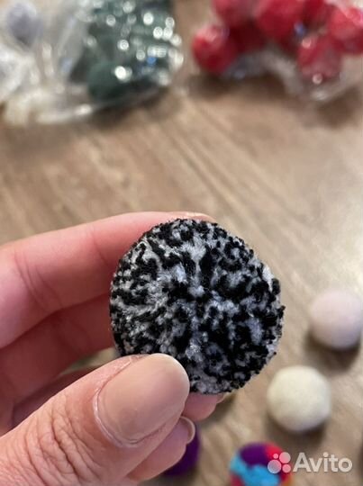 Помпоны из ниток