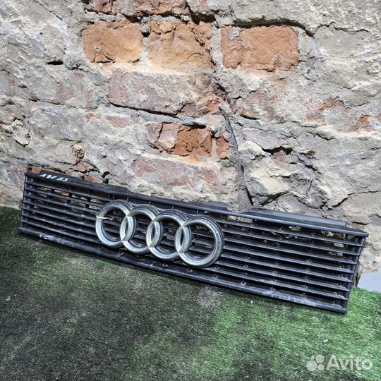 Решетка радиатора Audi 80B3