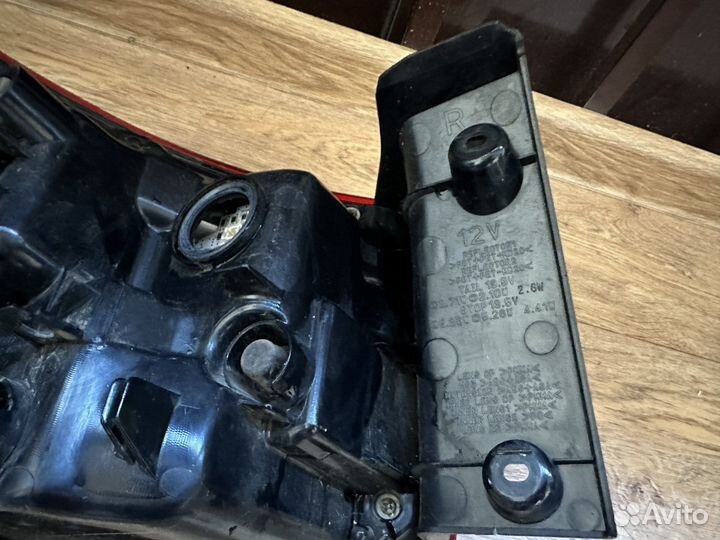 Фонарь задний правый mitsubishi outlander 3