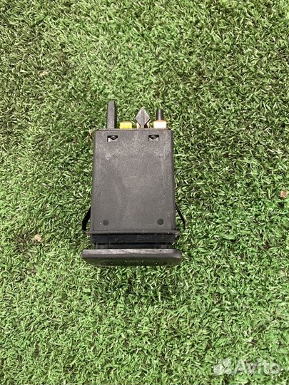 Кнопка обогрева Volkswagen Bora