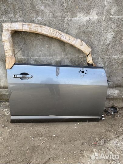Дверь передняя правая nissan tiida с11 с 04-г.в
