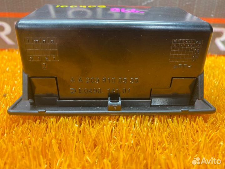 Пепельница задняя Mercedes-Benz C-Class W203