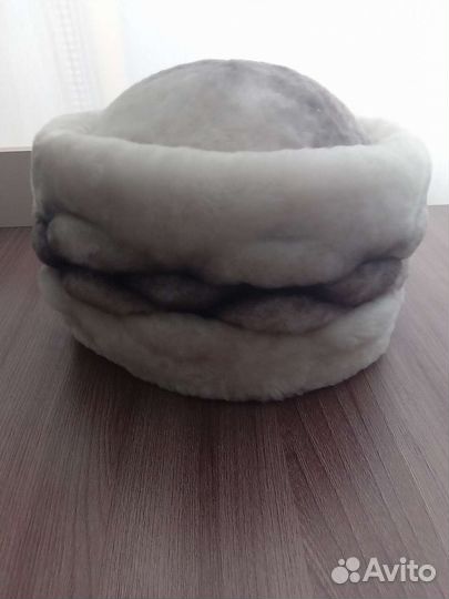 Шапка женская из мутона