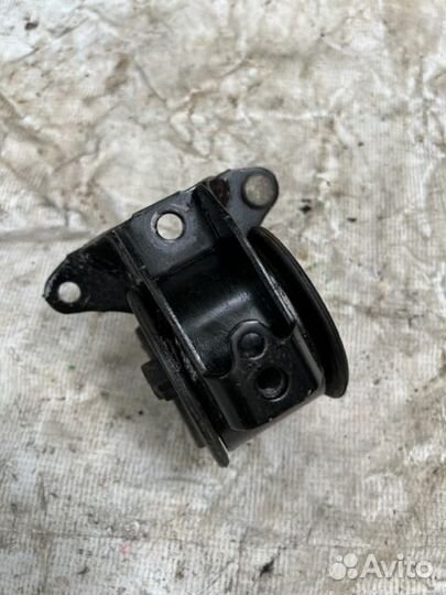 Подушка двигателя Nissan Cefiro (A32) II рестайлин