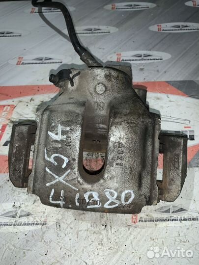 Суппорт перед лево c BMW X5 E53 M54B30