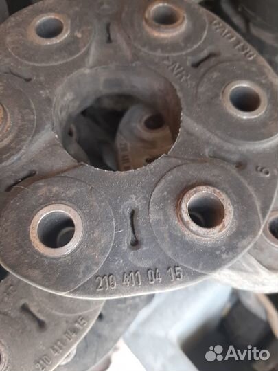 Эластичная муфта Mercedes A2104110415