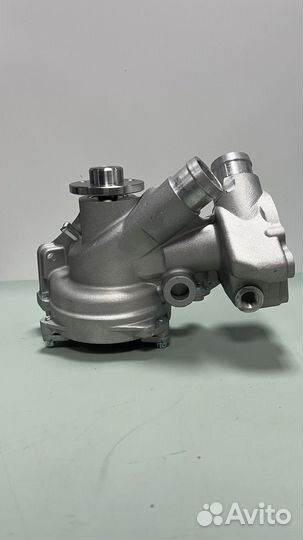 Помпа Mercedes Benz M104