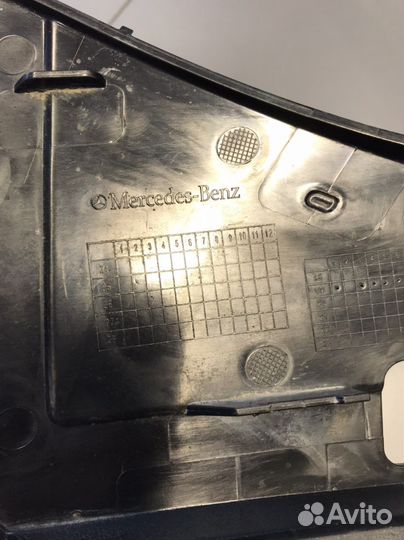 Кронштейн переднего бампера левый Mercedes W118