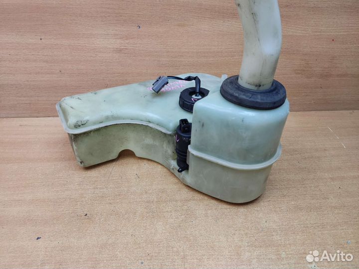 Бачок омывателя, Volvo 960