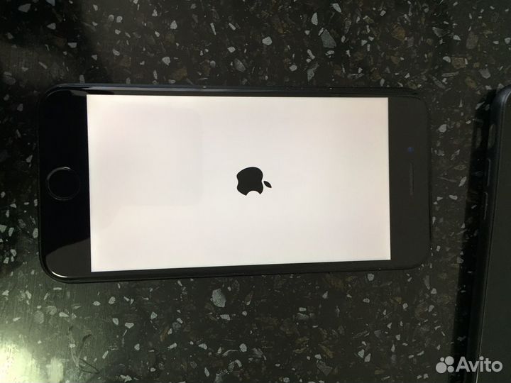 Телефон iPhone 7