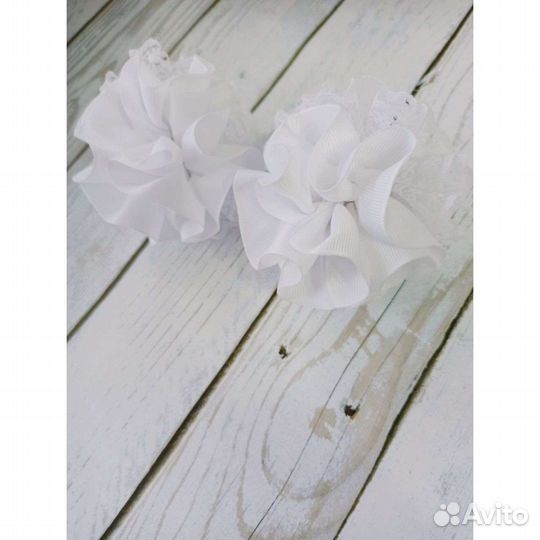 Белые пышные банты В наличии